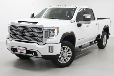More photos of 2020 GMC Sierra 2500HD Denali at Jim Falk Motors, MO