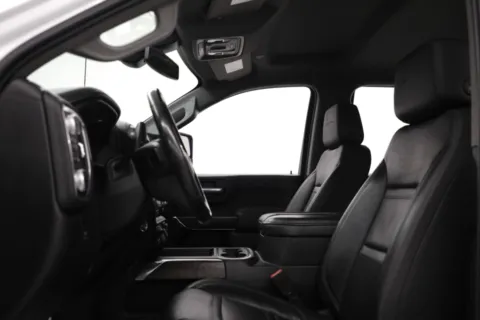 More photos of 2020 GMC Sierra 2500HD Denali at Jim Falk Motors, MO