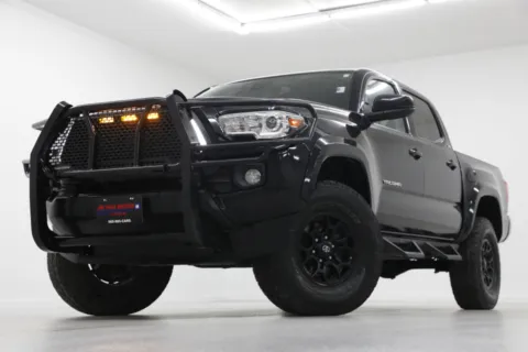 Black 2019 Toyota Tacoma SR5 for sale in Clinton, MO