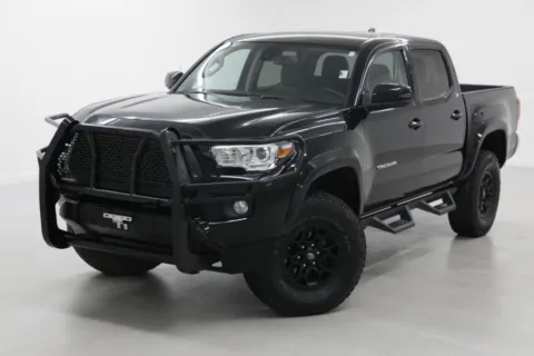 Black 2019 Toyota Tacoma SR5 for sale in Clinton, MO