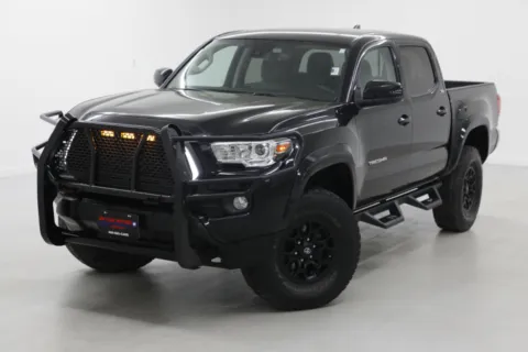 More photos of 2019 Toyota Tacoma SR5 at Jim Falk Motors, MO