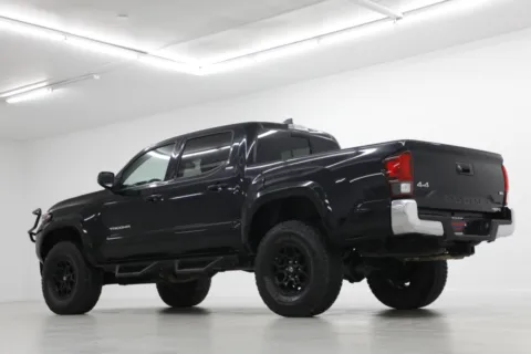 More photos of 2019 Toyota Tacoma SR5 at Jim Falk Motors, MO