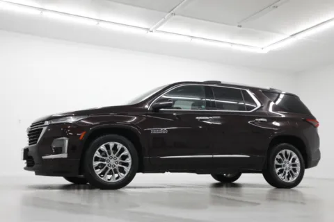 Photos of 2023 Chevrolet Traverse High Country for sale in Clinton, MO at Jim Falk Motors