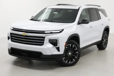 More photos of 2026 Chevrolet Traverse LT at Jim Falk Motors, MO