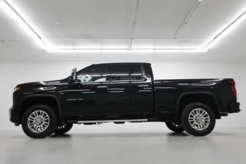 Another view of 2022 Chevrolet Silverado 3500HD High Country for sale in Clinton, MO at Jim Falk Motors