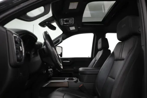 More photos of 2022 Chevrolet Silverado 3500HD High Country at Jim Falk Motors, MO