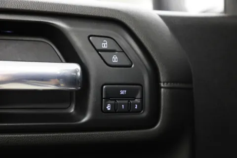 More photos of 2022 Chevrolet Silverado 3500HD High Country at Jim Falk Motors, MO