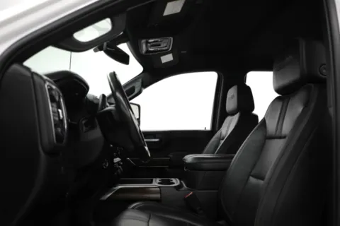 More photos of 2022 Chevrolet Silverado 2500HD High Country at Jim Falk Motors, MO