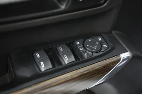 More photos of 2022 Chevrolet Silverado 2500HD High Country at Jim Falk Motors, MO