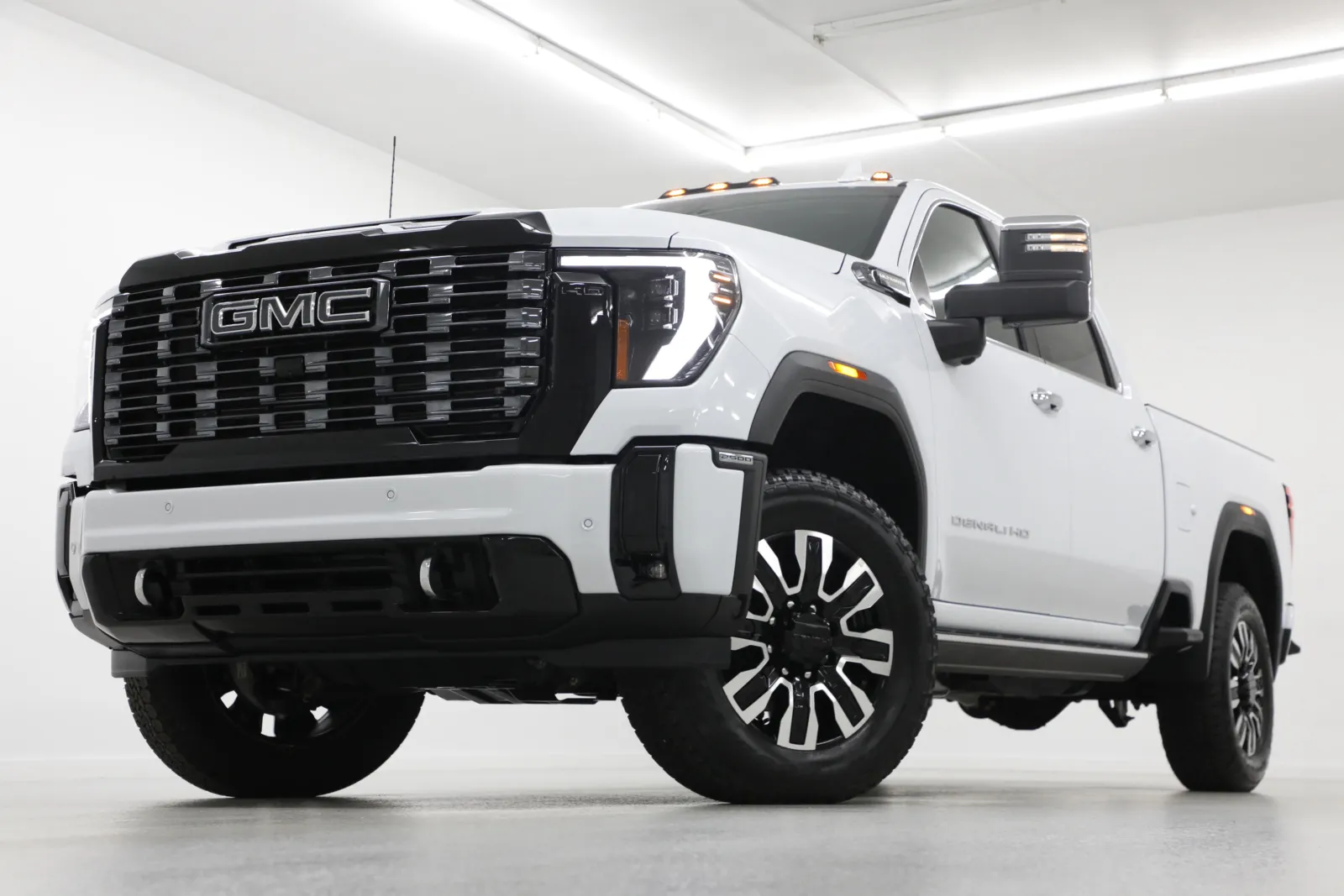 White 2026 GMC Sierra 2500HD Denali Ultimate for sale in Clinton, MO
