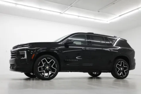 Photos of 2026 Chevrolet Traverse High Country for sale in Clinton, MO at Jim Falk Motors