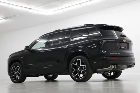 More photos of 2026 Chevrolet Traverse High Country at Jim Falk Motors, MO
