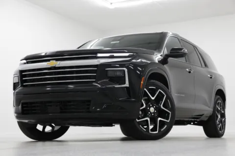 Black 2026 Chevrolet Traverse High Country for sale in Clinton, MO