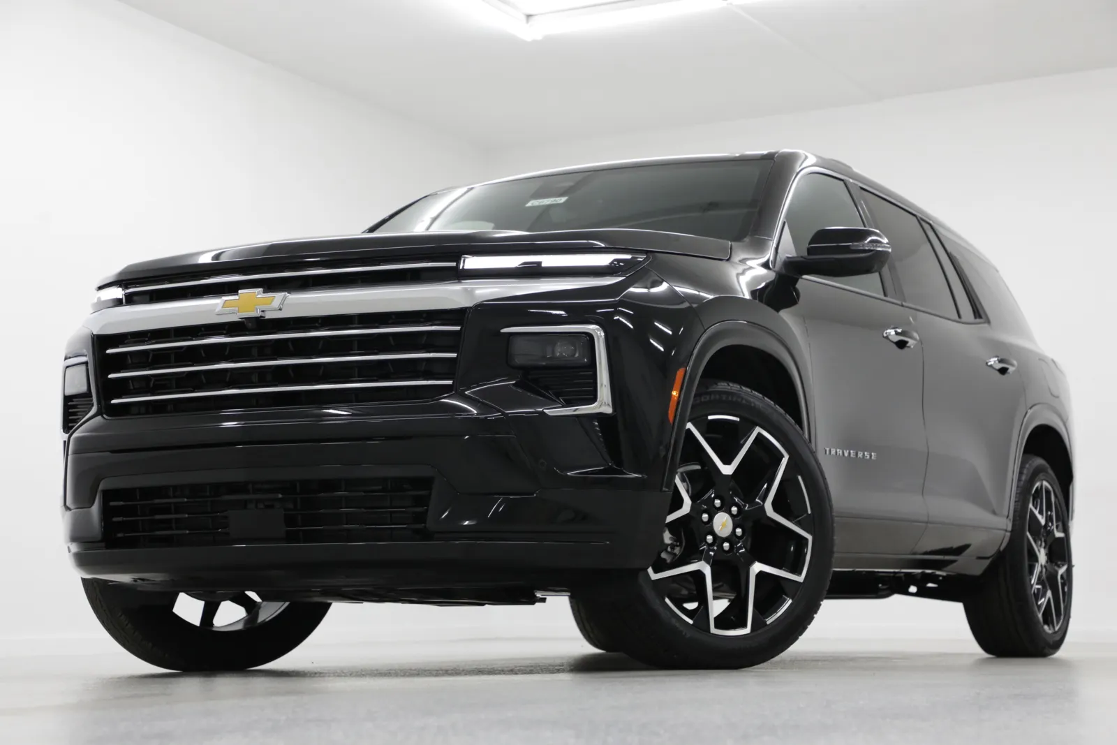 Black 2026 Chevrolet Traverse High Country for sale in Clinton, MO