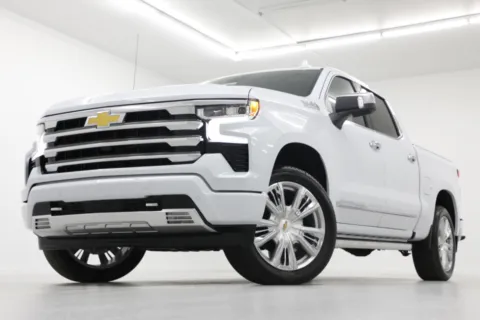 White 2026 Chevrolet Silverado 1500 High Country for sale in Clinton, MO