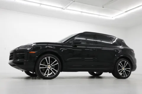 Photos of 2024 Porsche Cayenne for sale in Clinton, MO at Jim Falk Motors