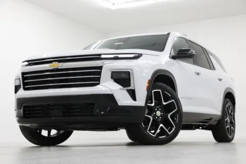 White 2026 Chevrolet Traverse High Country for sale in Clinton, MO