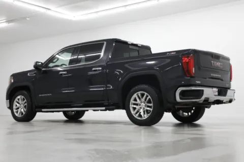 More photos of 2020 GMC Sierra 1500 SLT at Jim Falk Motors, MO