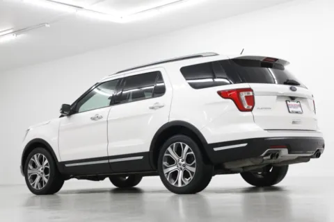 More photos of 2019 Ford Explorer Platinum at Jim Falk Motors, MO