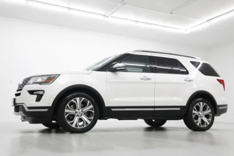 Photos of 2019 Ford Explorer Platinum for sale in Clinton, MO at Jim Falk Motors