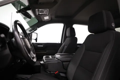 More photos of 2020 Chevrolet Silverado 2500HD LT at Jim Falk Motors, MO