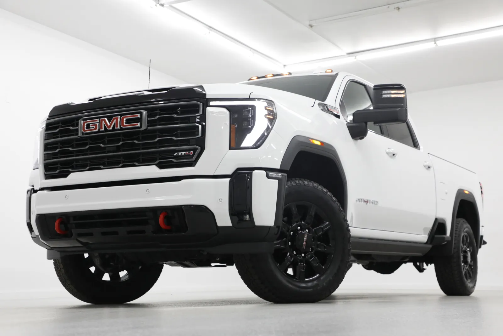 White 2026 GMC Sierra 2500HD AT4 for sale in Clinton, MO