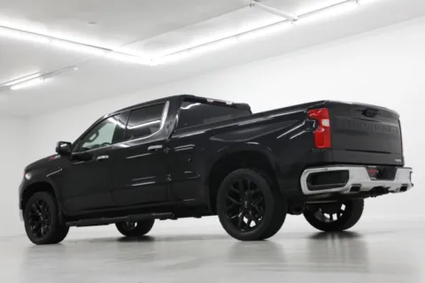 More photos of 2022 Chevrolet Silverado 1500 LTZ at Jim Falk Motors, MO
