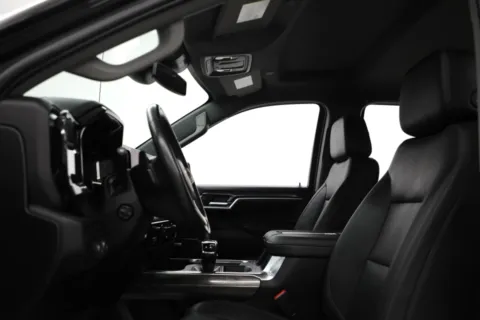 More photos of 2022 Chevrolet Silverado 1500 LTZ at Jim Falk Motors, MO