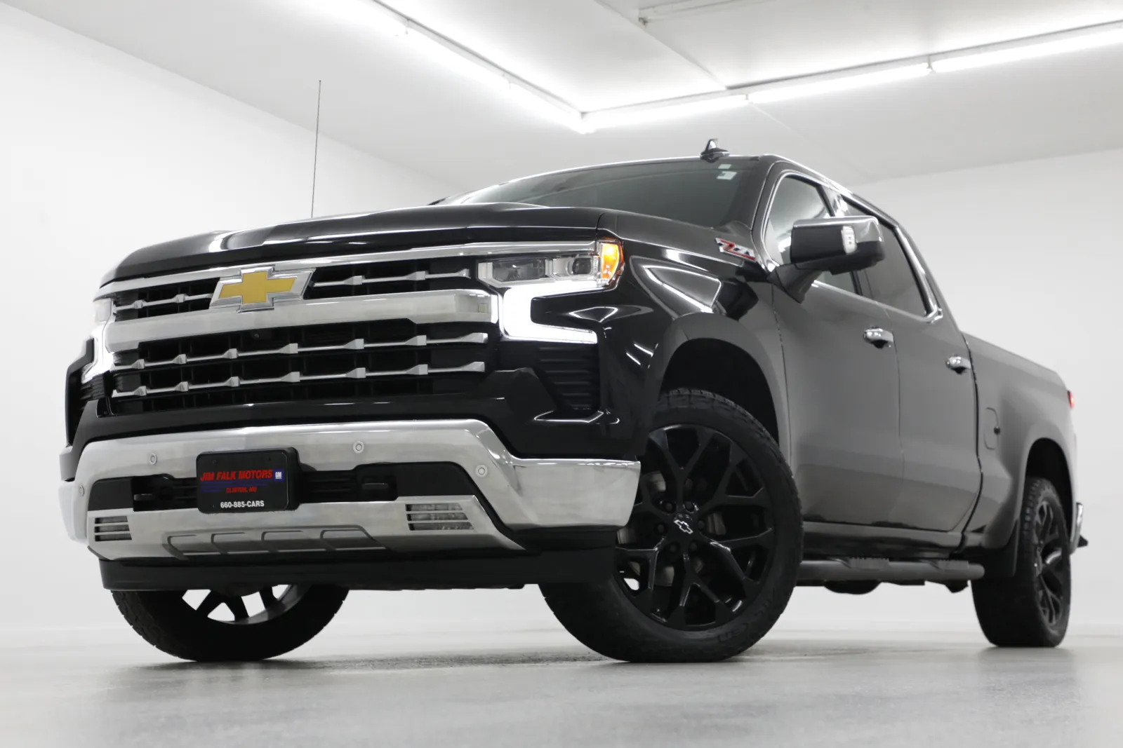 Black 2022 Chevrolet Silverado 1500 LTZ for sale in Clinton, MO