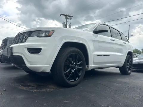White 2021 Jeep Grand Cherokee Laredo X for sale in Clinton, MO