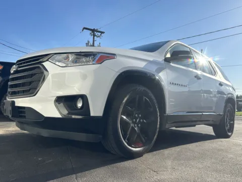 White 2021 Chevrolet Traverse Premier for sale in Clinton, MO