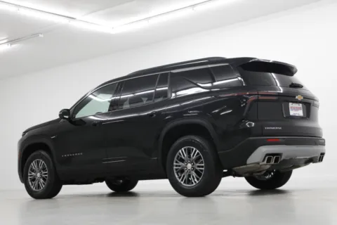 More photos of 2025 Chevrolet Traverse LT at Jim Falk Motors, MO