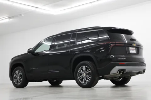 More photos of 2025 Chevrolet Traverse LT at Jim Falk Motors, MO