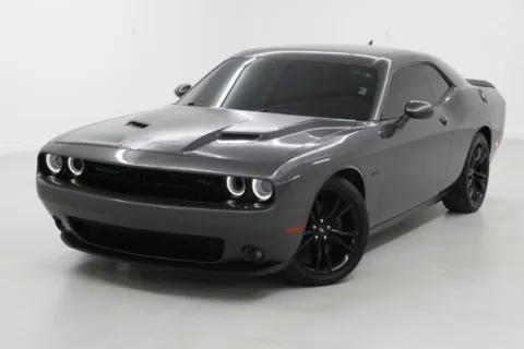 More photos of 2017 Dodge Challenger R/T at Jim Falk Motors, MO