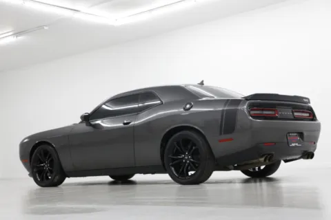 More photos of 2017 Dodge Challenger R/T at Jim Falk Motors, MO