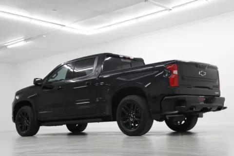 More photos of 2024 Chevrolet Silverado 1500 High Country at Jim Falk Motors, MO