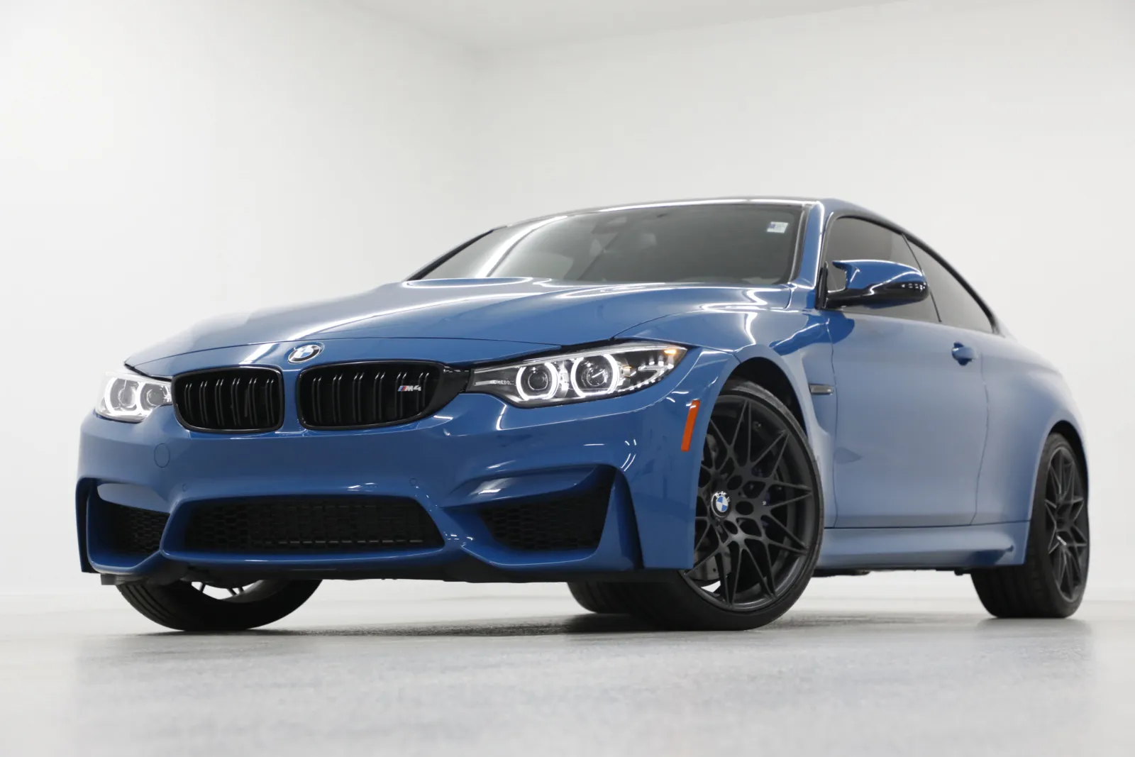 2020 BMW M4 -'s photo