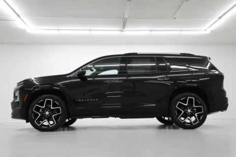 Another view of 2026 Chevrolet Traverse FWD High Country for sale in Clinton, MO at Jim Falk Motors