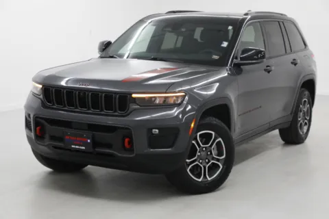 More photos of 2022 Jeep Grand Cherokee Trailhawk at Jim Falk Motors, MO