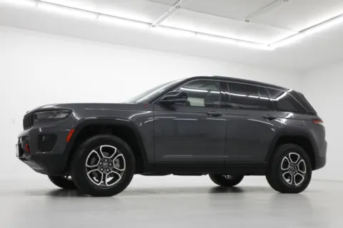 Photos of 2022 Jeep Grand Cherokee Trailhawk for sale in Clinton, MO at Jim Falk Motors