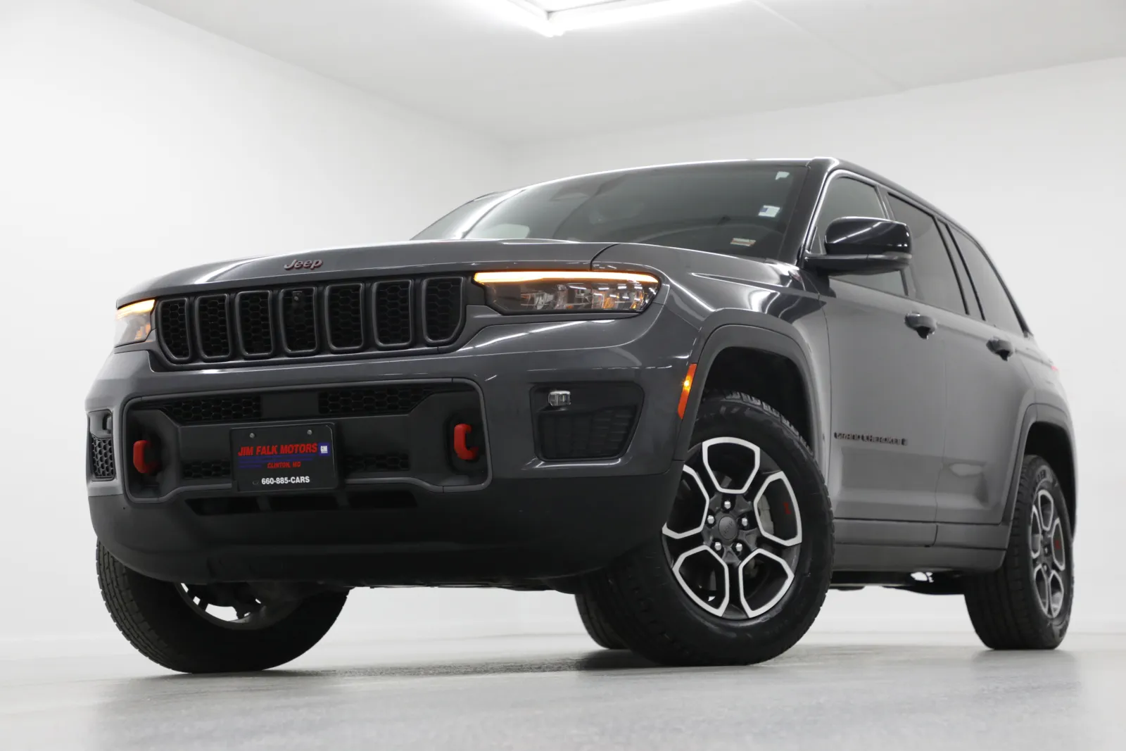 Gray 2022 Jeep Grand Cherokee Trailhawk for sale in Clinton, MO