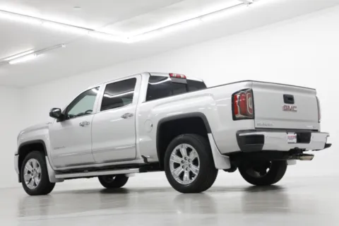 More photos of 2018 GMC Sierra 1500 SLT at Jim Falk Motors, MO