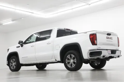 More photos of 2026 GMC Sierra 1500 SLE at Jim Falk Motors, MO