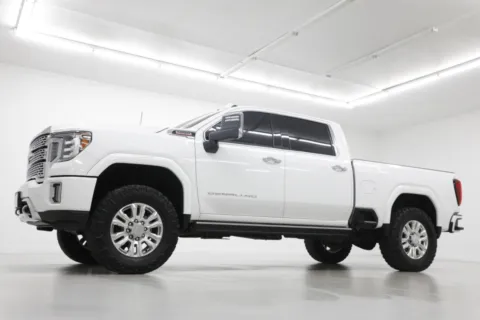 Photos of 2022 GMC Sierra 2500HD Denali for sale in Clinton, MO at Jim Falk Motors
