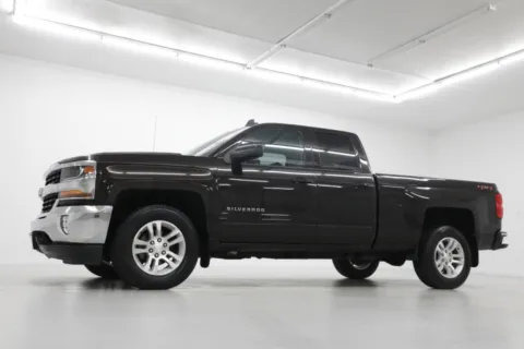 Photos of 2018 Chevrolet Silverado 1500 LT for sale in Clinton, MO at Jim Falk Motors