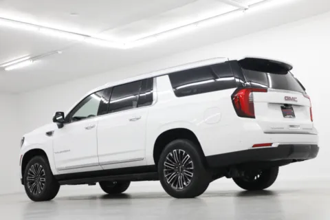 More photos of 2026 GMC Yukon XL Elevation at Jim Falk Motors, MO