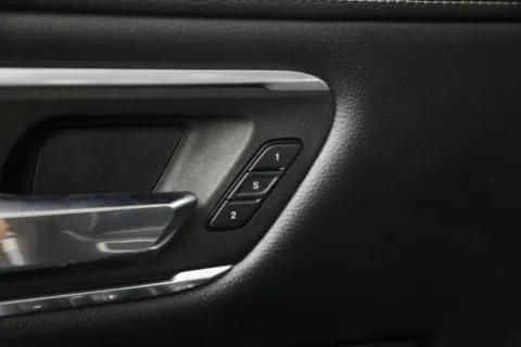 More photos of 2022 Ram 1500 Laramie at Jim Falk Motors, MO