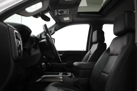 More photos of 2020 Chevrolet Silverado 2500HD LTZ at Jim Falk Motors, MO