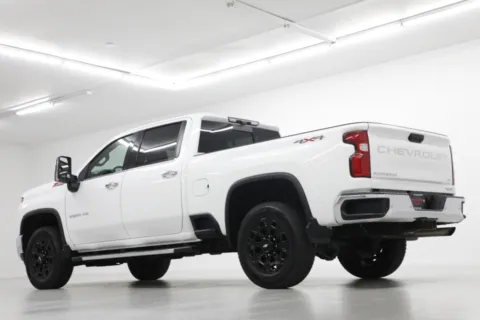 More photos of 2020 Chevrolet Silverado 2500HD LTZ at Jim Falk Motors, MO