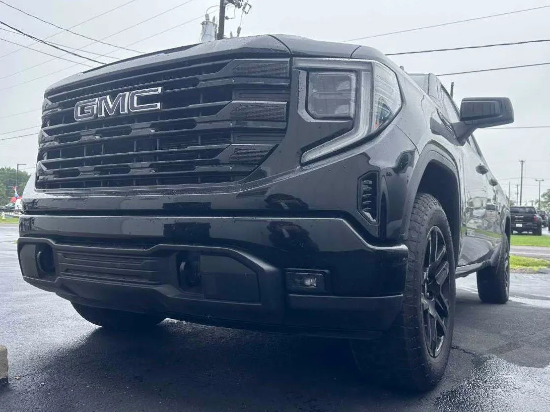 2024 GMC Sierra 4WD Double Cab Standard Box Elevation's photo